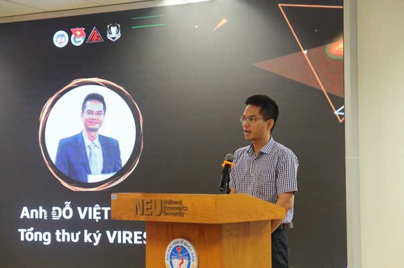 Ông Đỗ Việt Hùng phát biểu trong buổi họp báo về giải đấu HOSC 2022