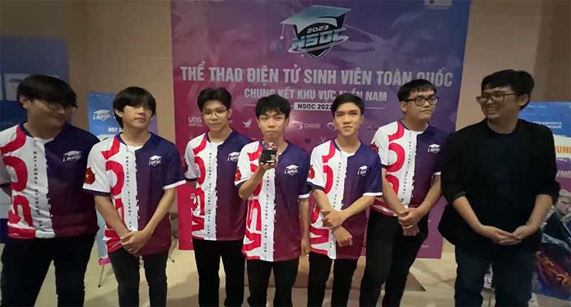 Các thành viên team Xin Giải Nhì chia sẻ cảm xúc sau khi giành chiến thắng