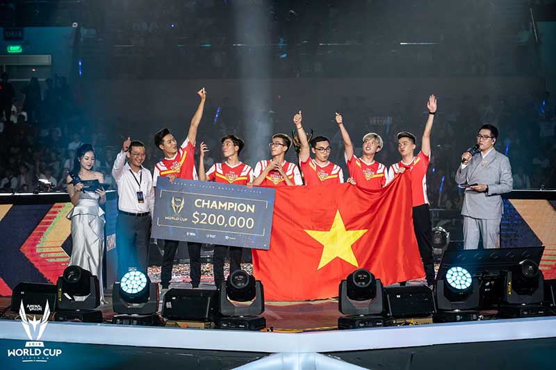 Việt Nam đã một lần lên ngôi vô địch ở hệ thống giải đấu cấp độ cao nhất của Liên Quân Mobile với sự xuất sắc của đội tuyển Team Flash