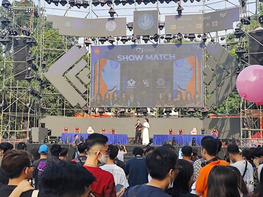 Showmatch LMHT: Tốc chiến trên phố đi bộ